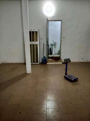 Magasin à louer à la cité Biagui Yoff image 4