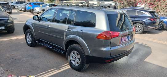 Mitsubshi pajero image 7