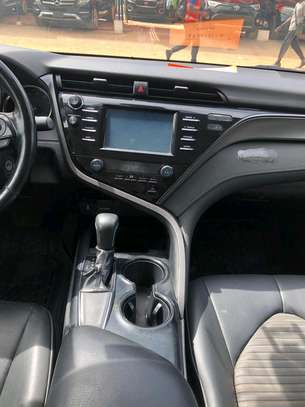 Toyota camry 2019 image 5