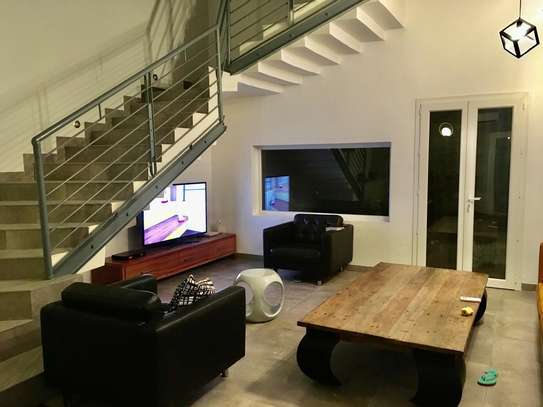 Villa meublée de haut standing avec piscine privée. image 5