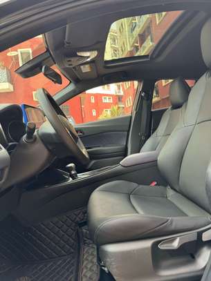 TOYOTA C-HR 2019 image 10