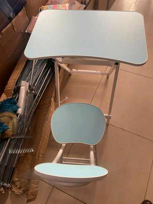 Table pliable avec chaise image 1