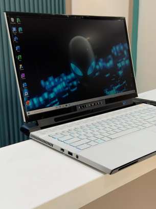 Alieunware M17 R2 - Goming Premium image 1