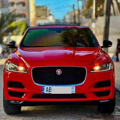 JAGUAR F-PACE 20D AWD - SUV LUXE & SPORTIF Année 2017 image 4