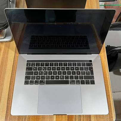 MacBook Pro Touchbar i7 2017 15 pouces image 2