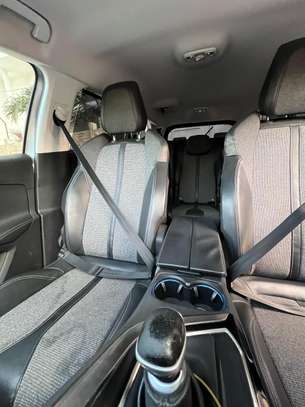 PEUGEOT 5008  Année 2018 image 7