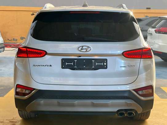 Hyundai Santafe image 7