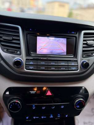 Hyundai tucson image 6