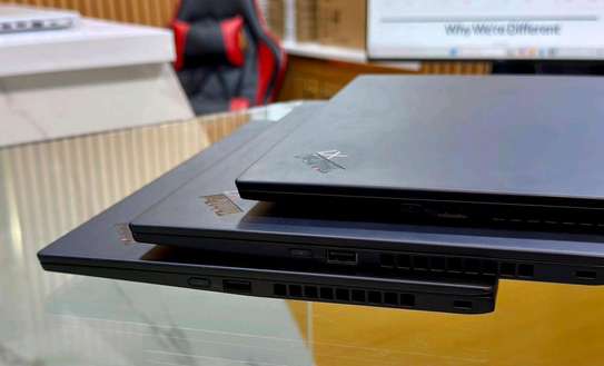 Lenovo X1 Carbone Gen haut de game image 3