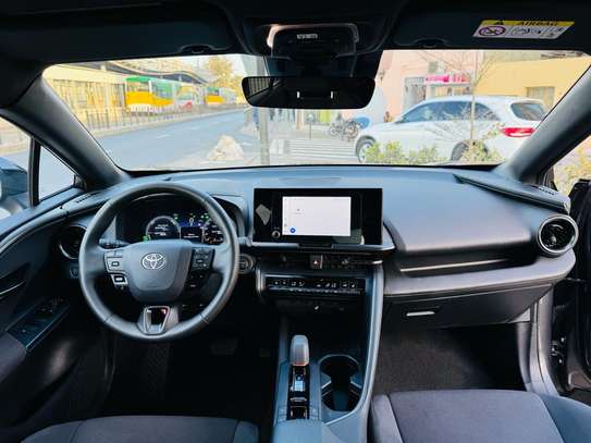 Toyota C-hr 2024 image 1