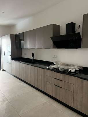Appartement f4 à louer aux almadies image 7