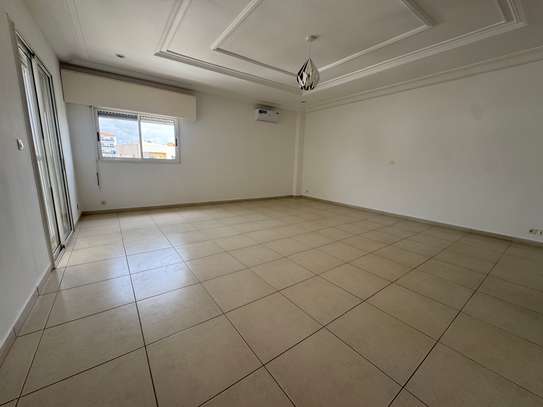 Penthouss à louer au Almadie 4 chambres côte Sonatel image 4