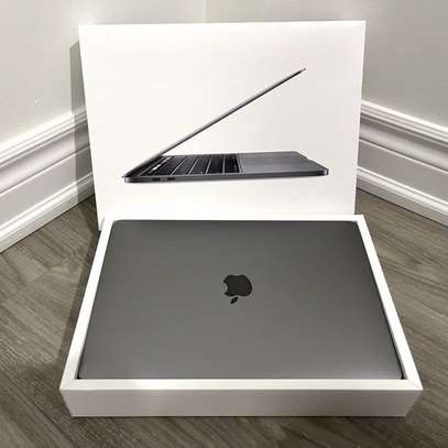Apple MacBook Pro 13" Gris Sidéral Ultra-Portable image 1