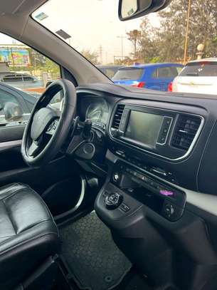 PEUGEOT TRAVELLER 8 places automatique diesel image 5