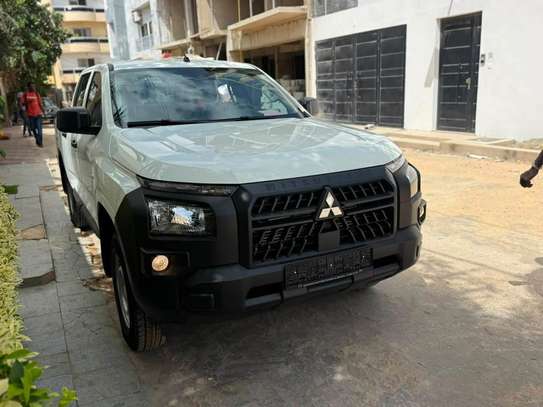 Mitsubishi L200 2026 NEUF Pickup Blanc robuste image 8