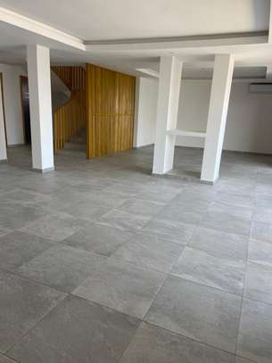 Duplex type F4 à louer au Point E image 2