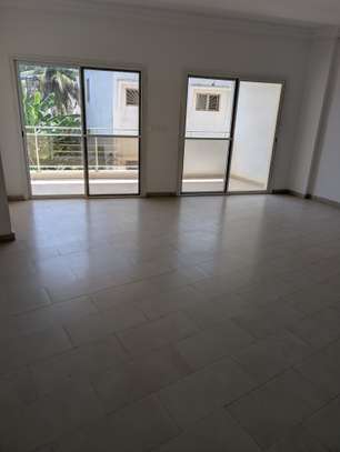 Immeuble R+6 à louer aux almadies image 10