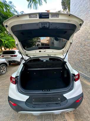 Kia stonic Année 2018 image 8