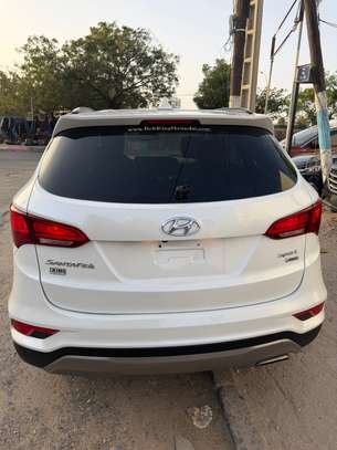 Hyundai Santafe 2017 image 5