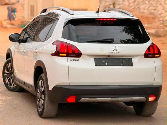 Peugeot 2008 année 2018 automatique diesel image 5