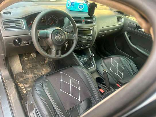 Volkswagen Jetta image 7