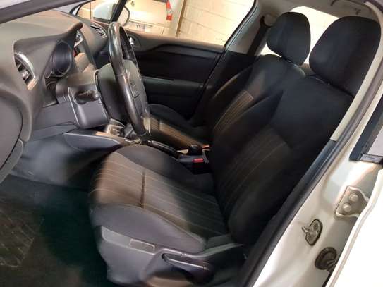 Citroën C4 sous douane image 6