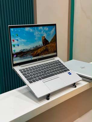 Hp Elitebook 840 G8 image 3