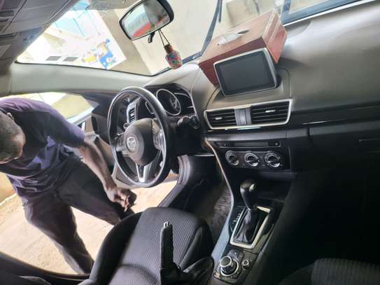 Mazda 3 image 3