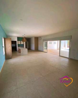 Villa neuve en rés à vendre à Nguerigne image 4