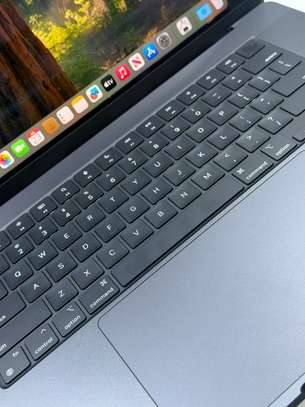 MacBook Pro 2023 M3 Pro 16 pouces image 2