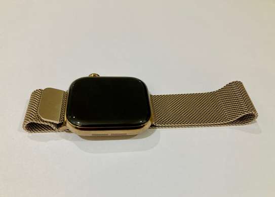 Apple Watch S11 42mm gold image 4