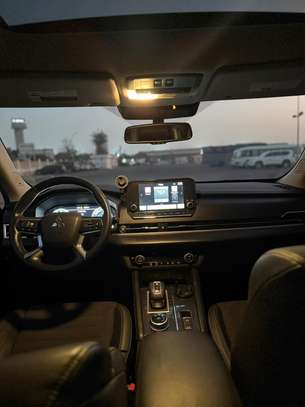 Mitsubishi outlander Anne 2023 full option image 6