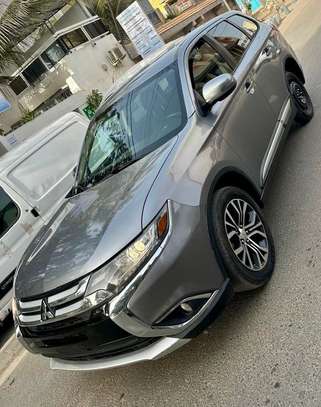 Mitsubishi Outlander 7 places image 2