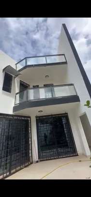 Maison à louer Ngor almadies derrière chez katia image 4