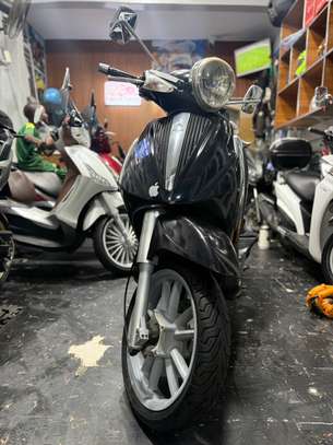Beverly, Tureur, moteur 250 CC année 2014, venant avec Cmc image 4