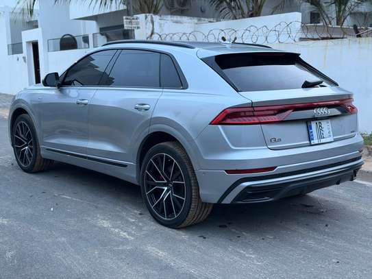Audi Q8 S-LINE image 15