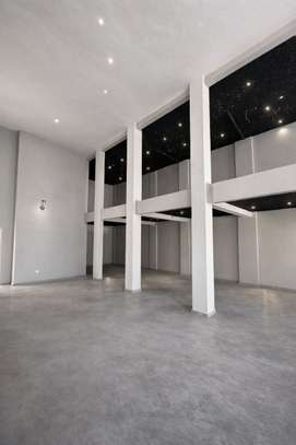 SHOWROOM À LOUER - CITÉ APIX image 2