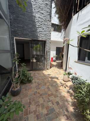 Villa de charme à louer à fann hock image 3
