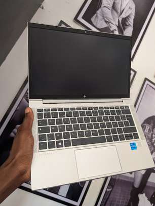 HP elitebook 830 g8 / i5 11th /256gb /16gb ram image 6