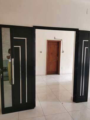 Villa de 300m2 a Thies image 2