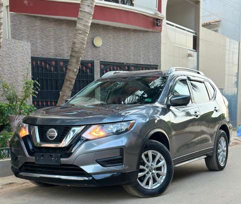 2018 NISSAN ROGUE SV image 1