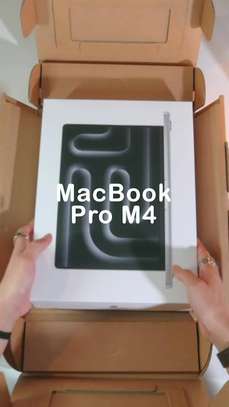 MacBook Pro 14' M4 image 2