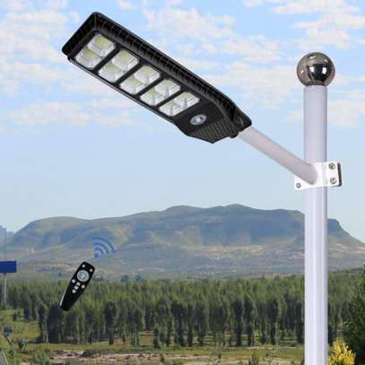Lampadaire Solaire UKC SLM 900W avec support image 2