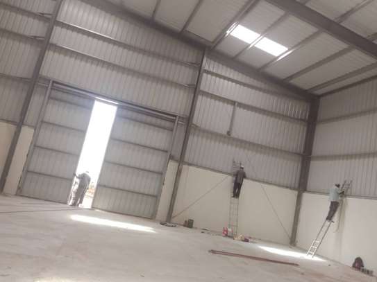 HANGAR A LOUER 2500M2 SEBIKOTANE image 1