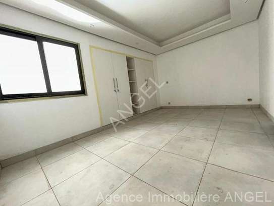 Ref_2711_GL À louer : Appartements  F5 au cœur de Dakar image 9