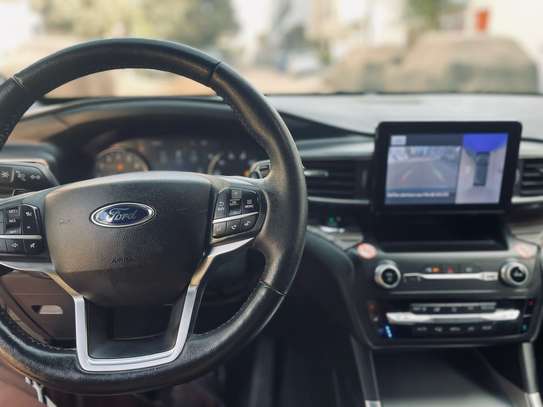 Ford Explorer image 11
