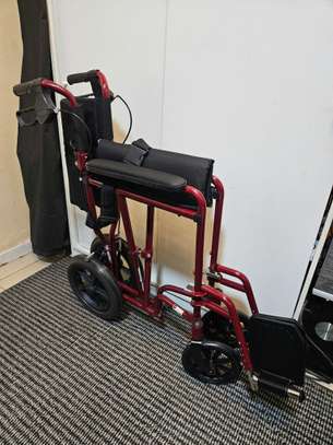 Chaise Roulante pliable - Passe partout image 3