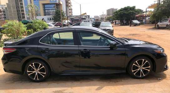 Toyota camry 2019 image 2