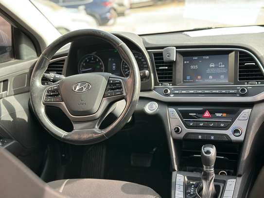 Hyundai elantra image 12