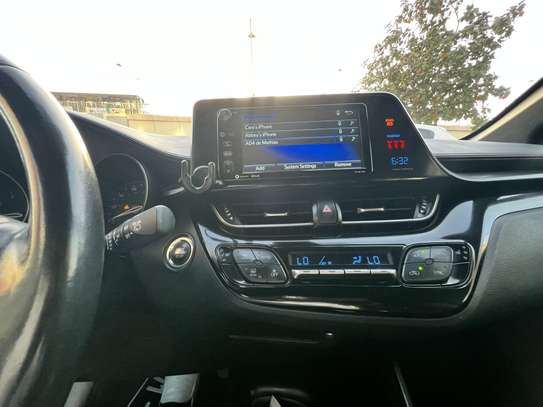 TOYOTA CH-R 2018 image 2